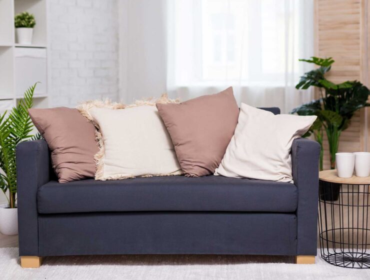 Guide on how to choose sofa for small places.